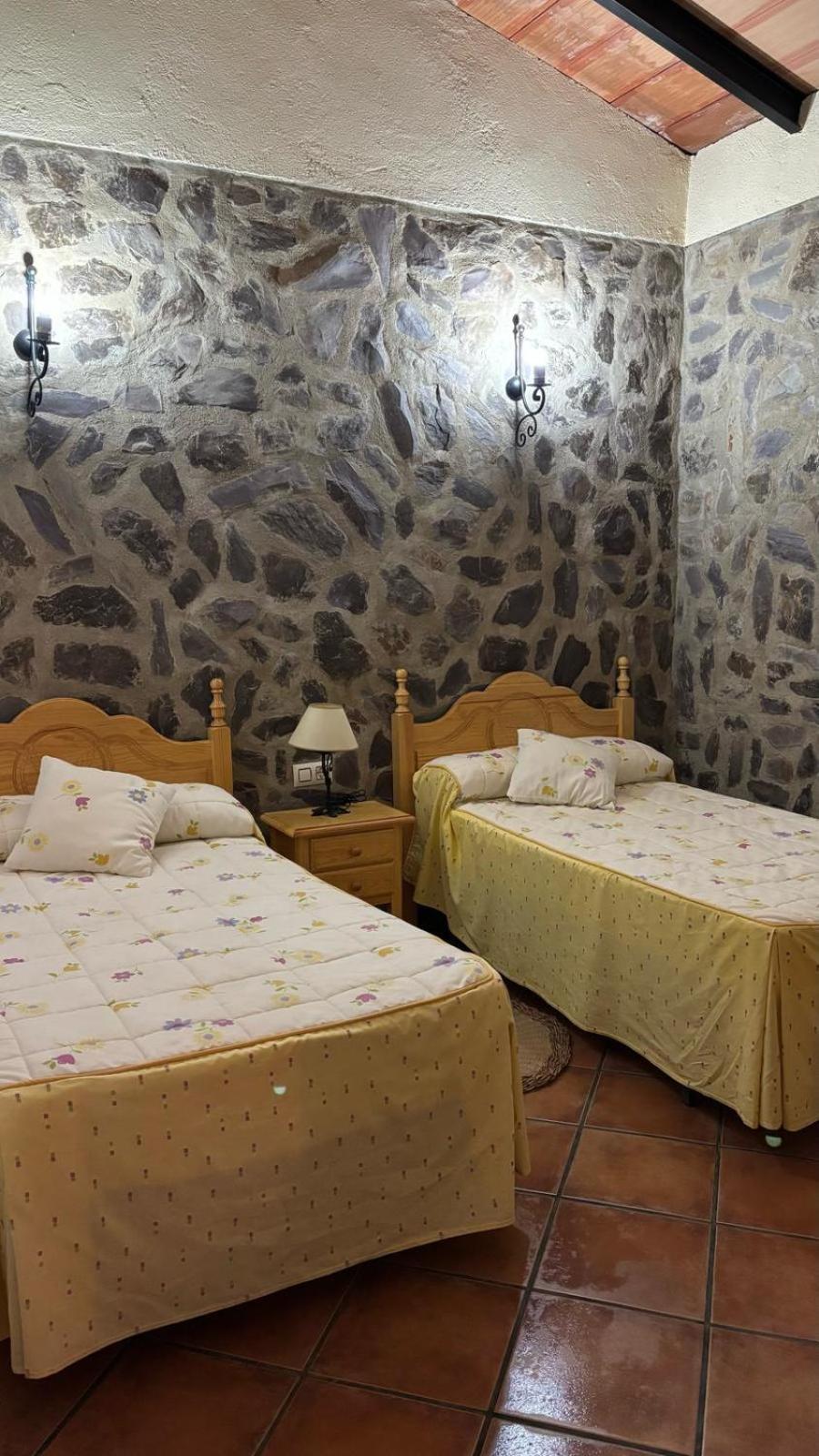 Casas Rurales Los Llanos Фуэнтес-де-Леон Экстерьер фото